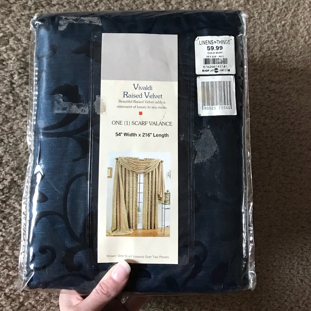 Blue Raised Velvet Shark Valance
